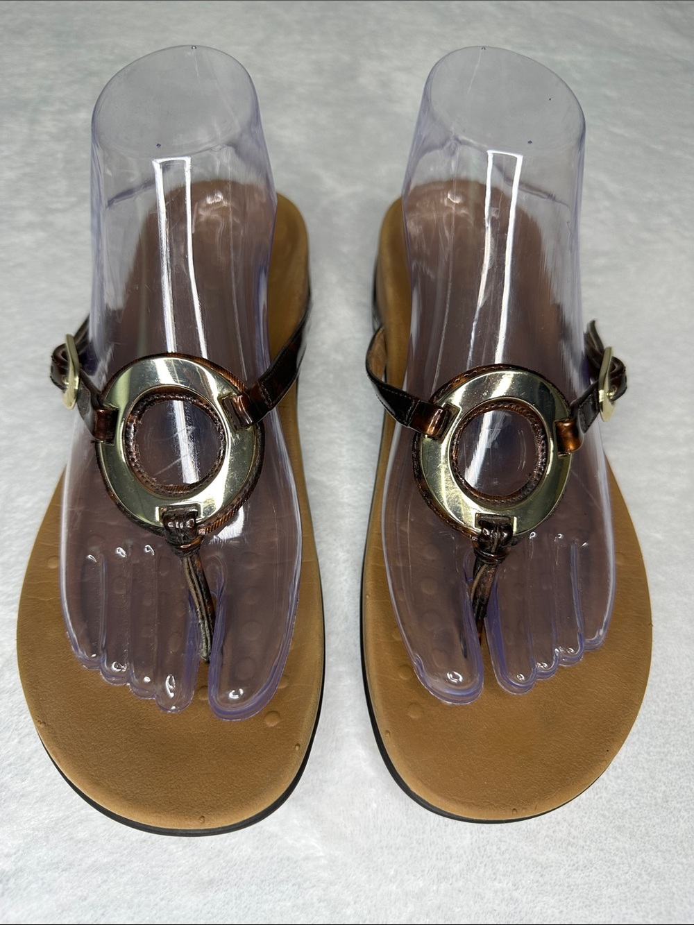 Vionic Women’s Tortoise Shell Thong Sandals with Gold Accent 7